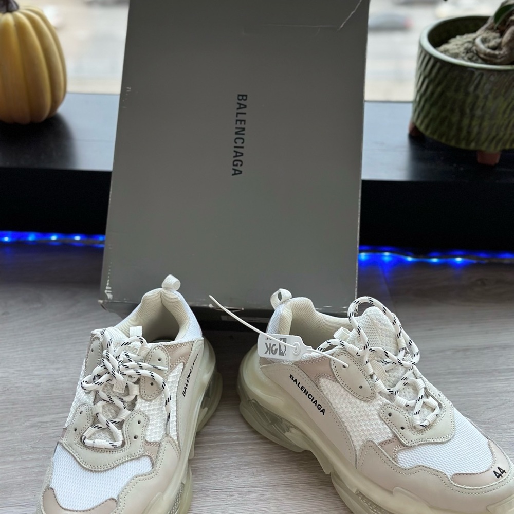 Triple S Balenciaga Shoes